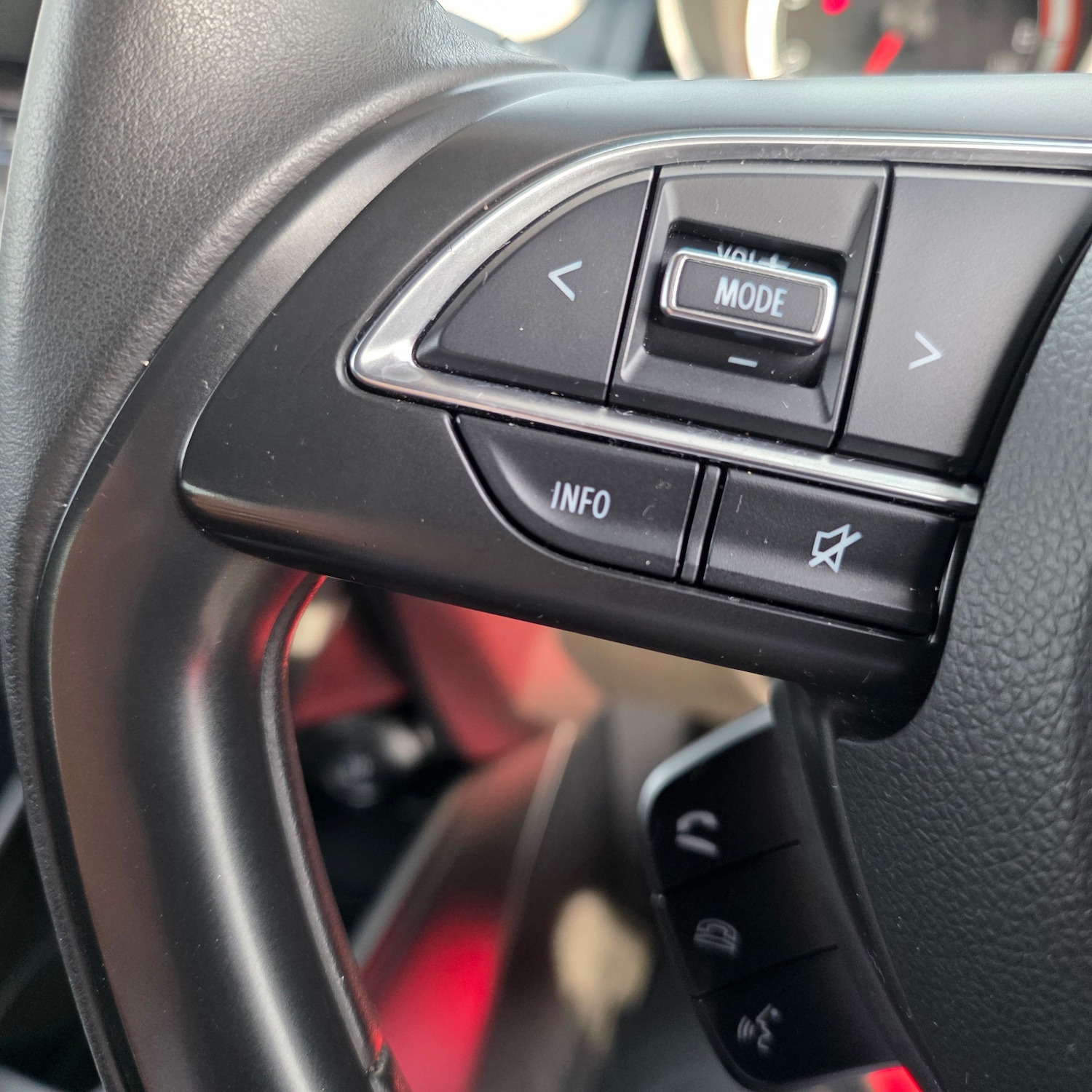 Used Suzuki Swift 2018 for sale - 76353697: Photo 20