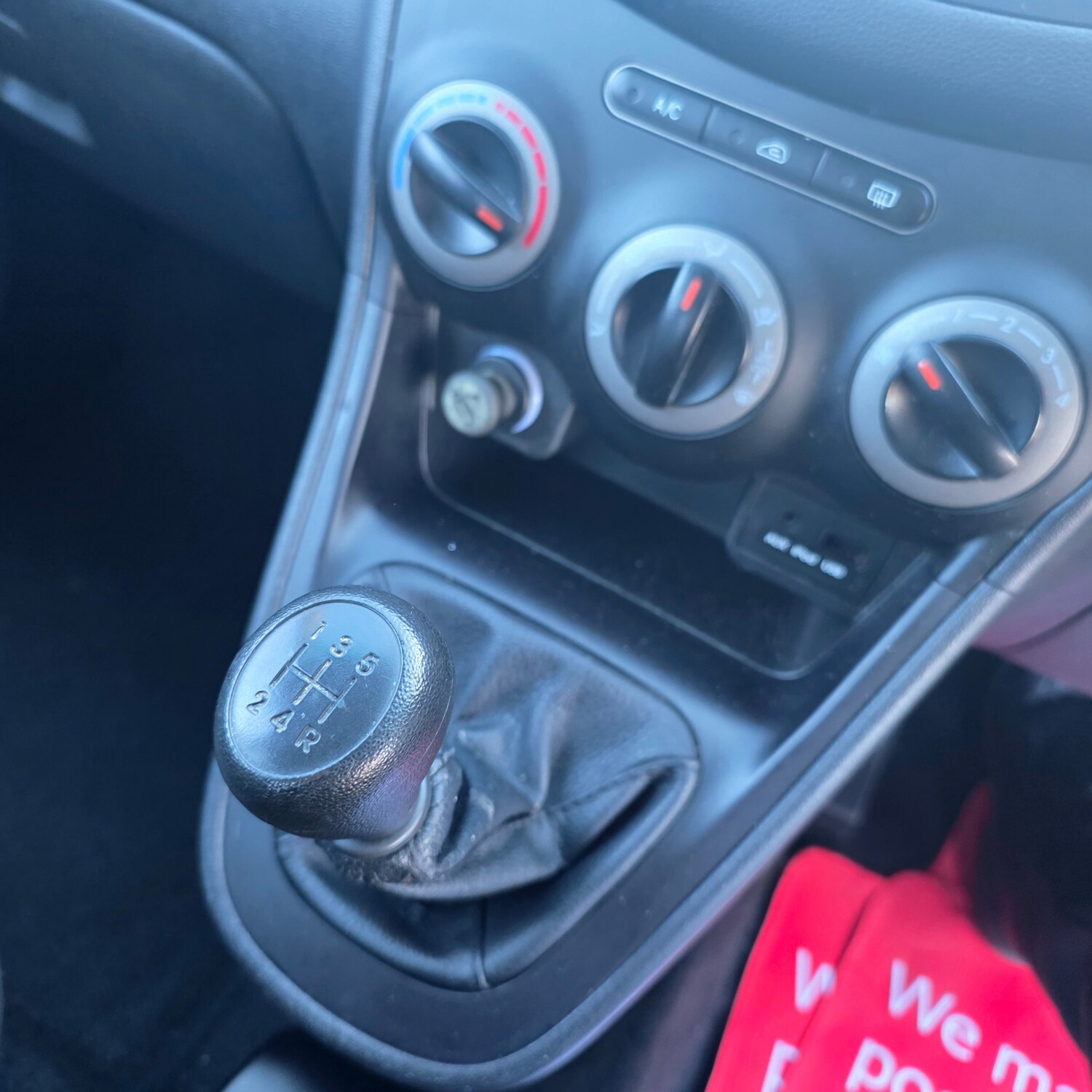 Used Hyundai i10 2013 for sale - 76340137: Photo 19