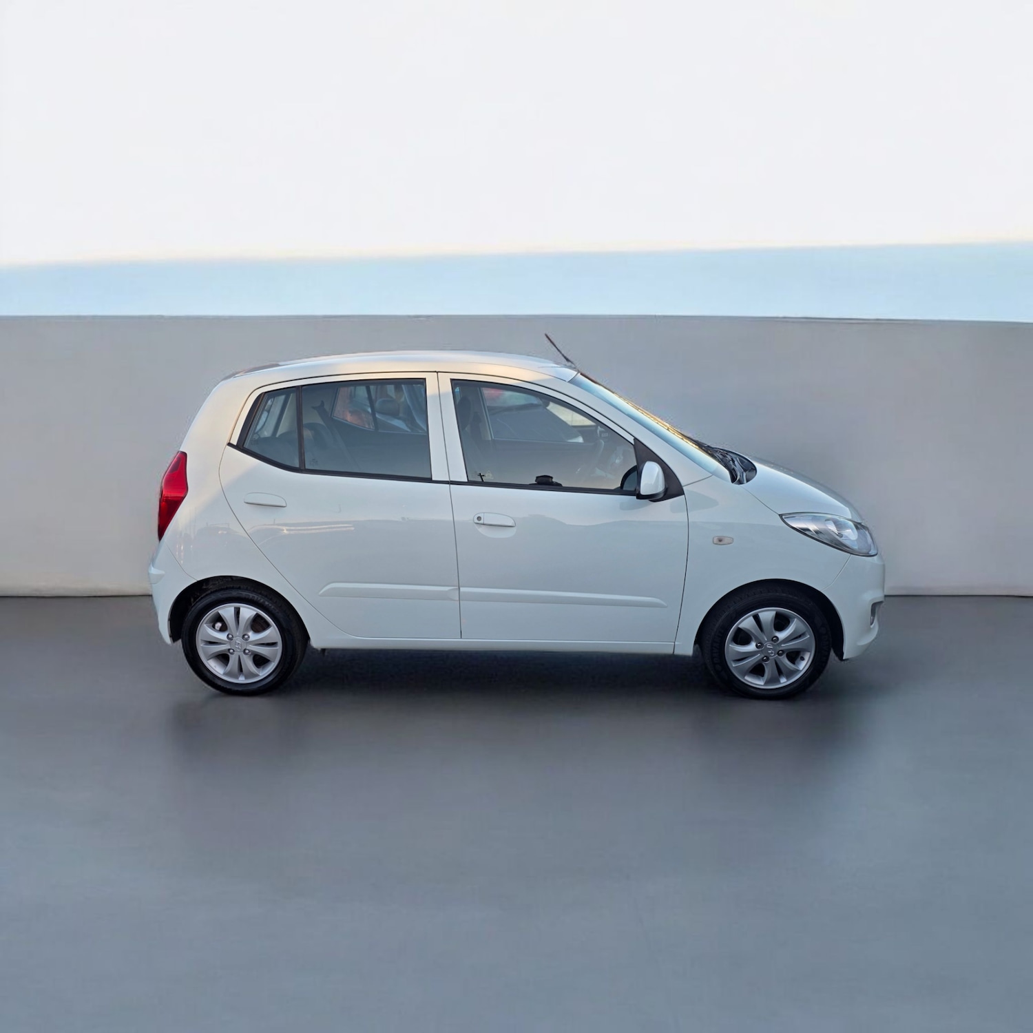 Used Hyundai i10 2013 for sale - 76340137: Photo 9