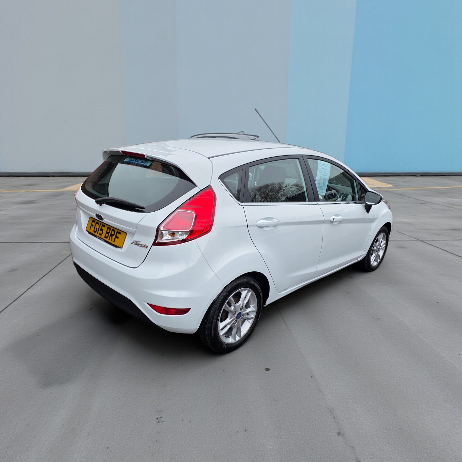 Used Ford Fiesta 2015 for sale - 77003442: Photo 2