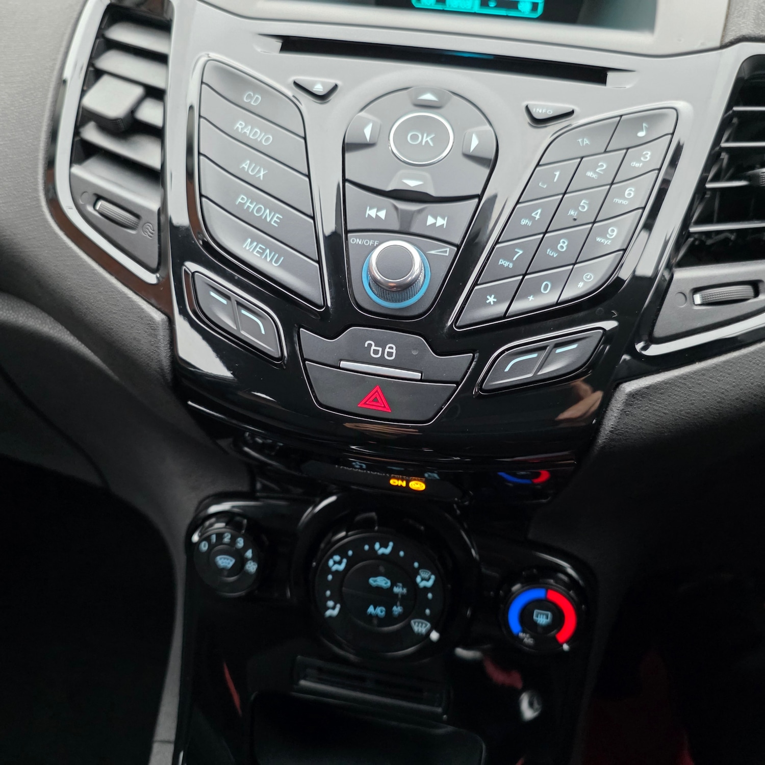 Used Ford Fiesta 2015 for sale - 77003442: Photo 21