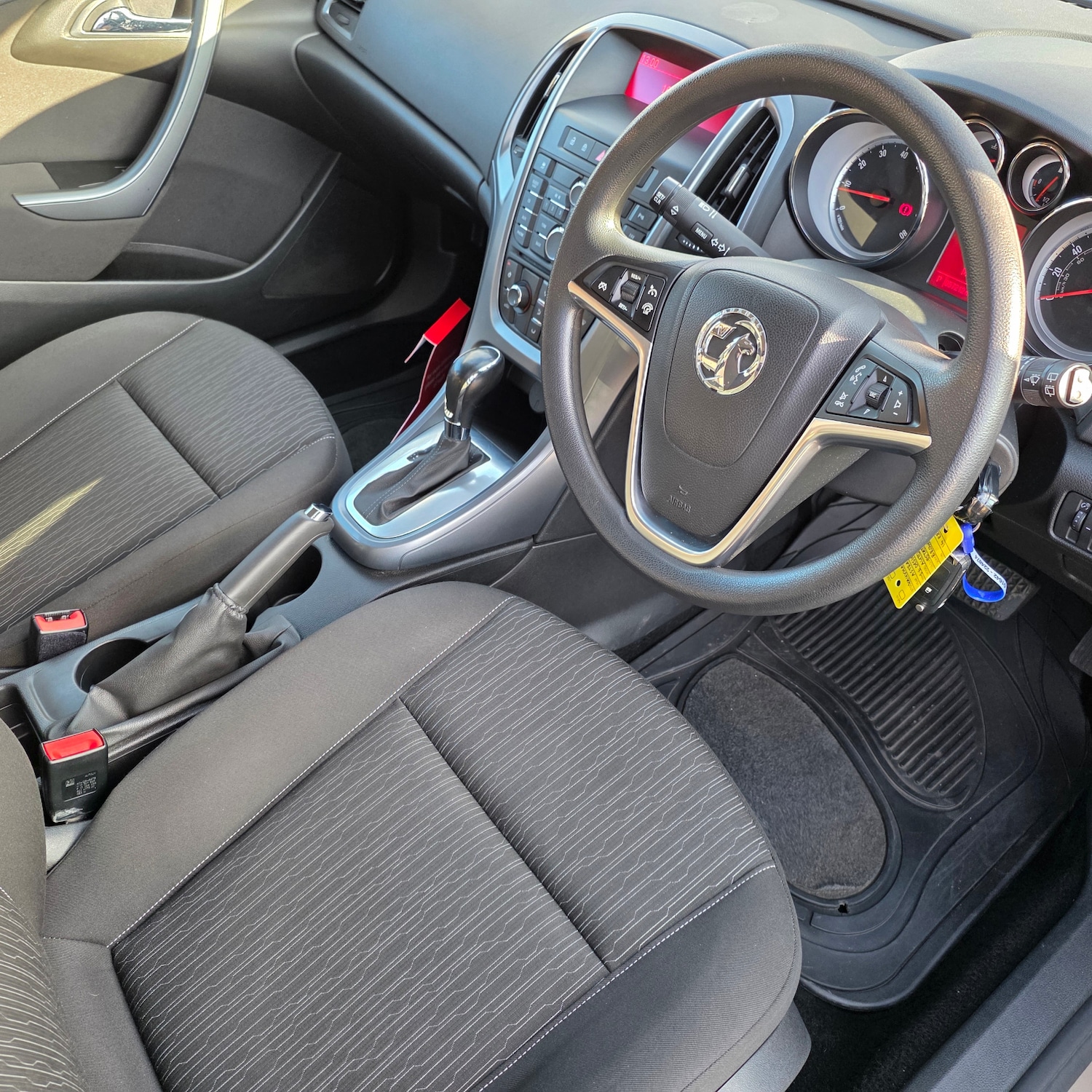 Used Vauxhall Astra 2014 for sale - 77222910: Photo 10