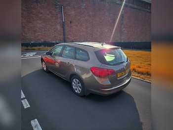 Used Vauxhall Astra 2014 for sale - 77222910: Photo