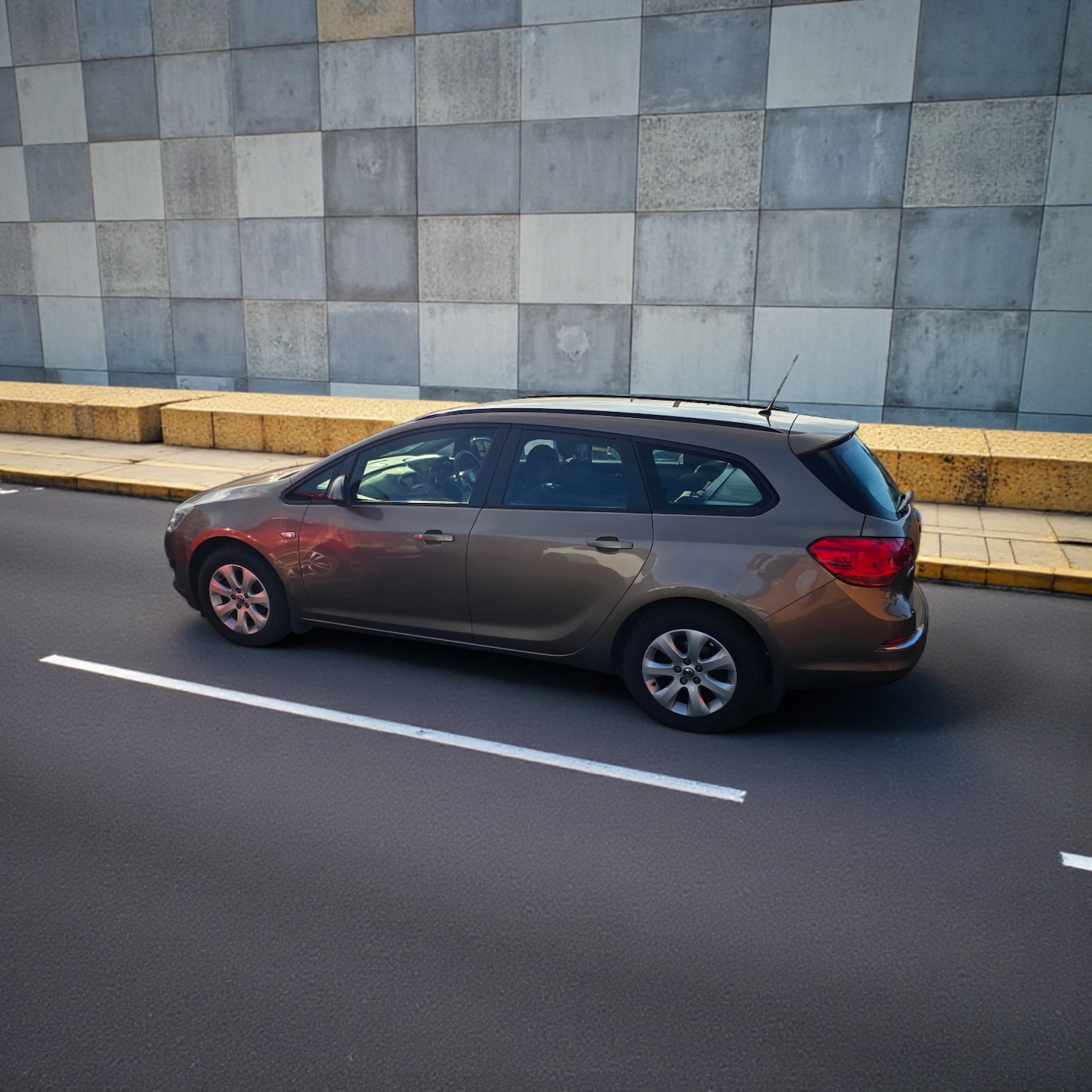 Used Vauxhall Astra 2014 for sale - 77222910: Photo 4