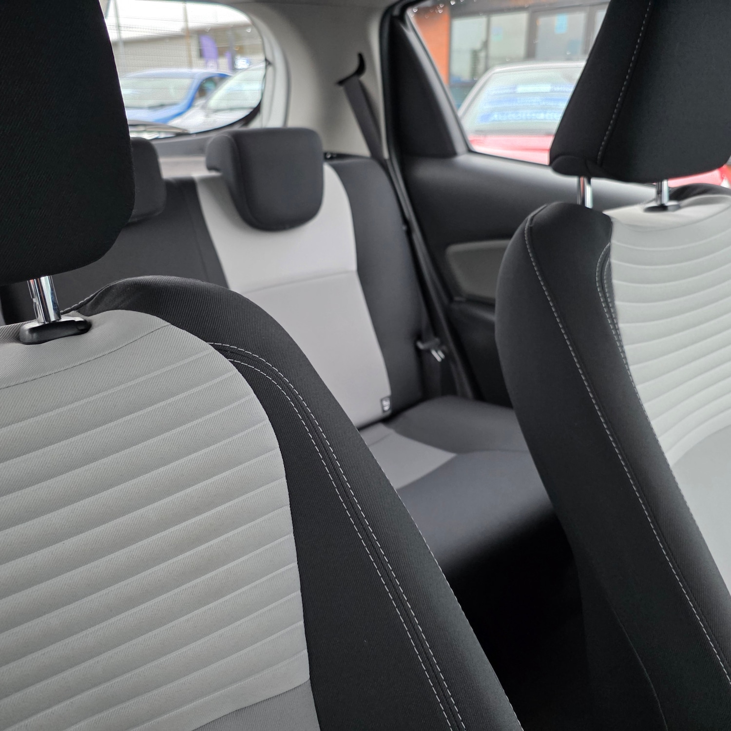 Used Toyota Yaris 2019 for sale - 76578422: Photo 28