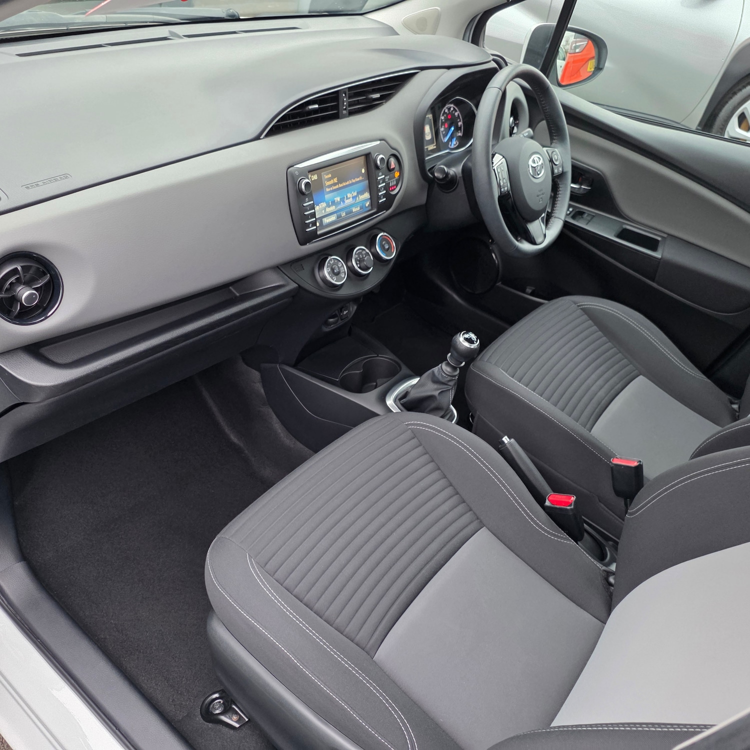 Used Toyota Yaris 2019 for sale - 76578422: Photo 31