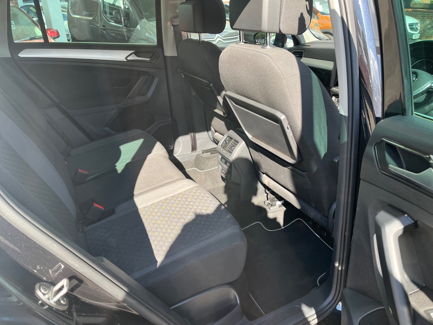 Used Volkswagen Tiguan 2018 for sale - 76037471: Photo 12