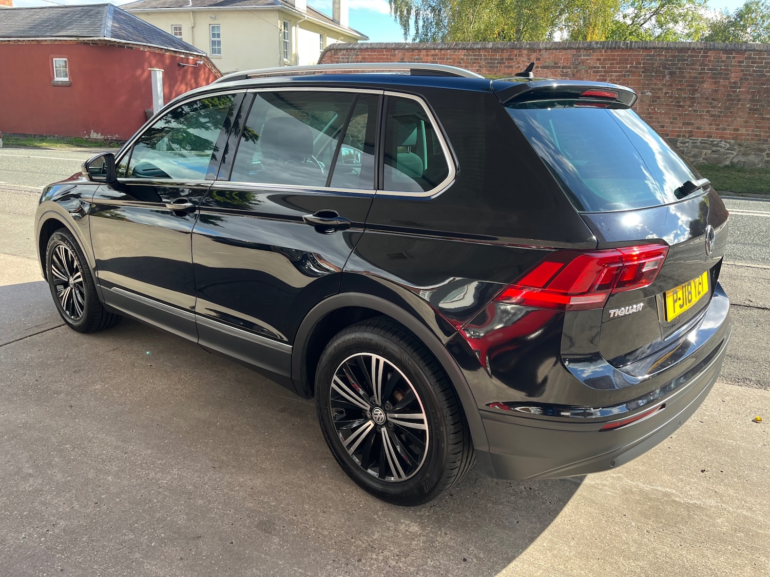Used Volkswagen Tiguan 2018 for sale - 76037471: Photo 6