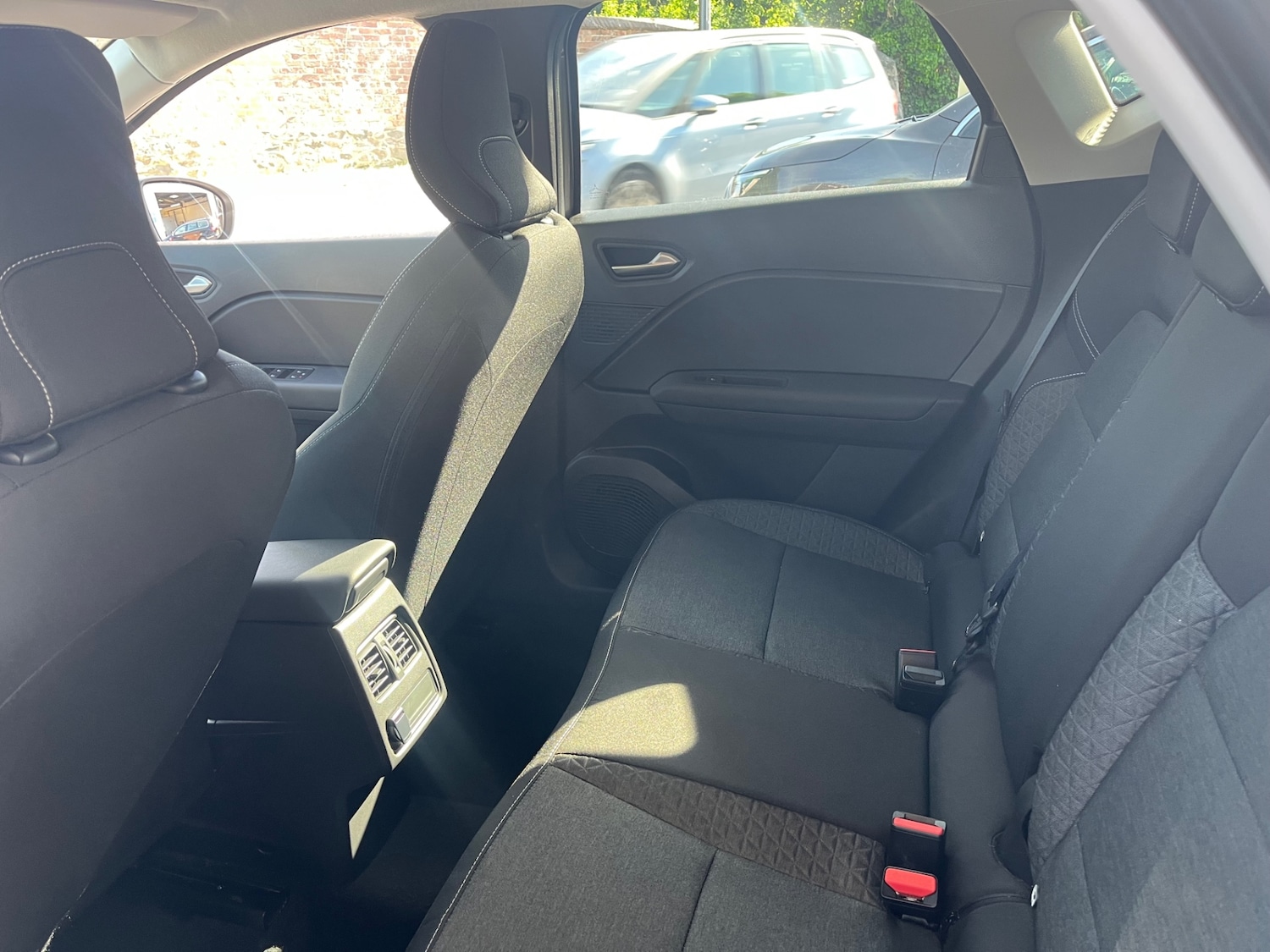 Used Renault Captur 2023 for sale - 75699850: Photo 12