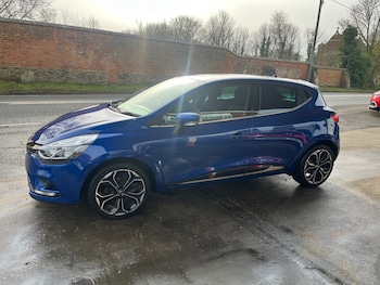 Used Renault Clio 2018 for sale - 75699933: Photo
