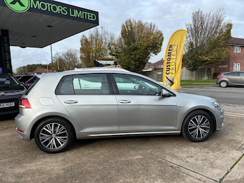 Used Volkswagen Golf 2018 for sale - 78822965: Photo