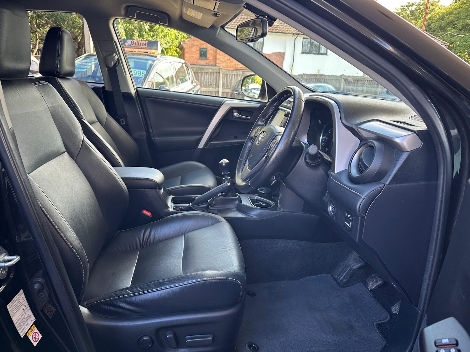 Used Toyota RAV4 2016 for sale - 76989183: Photo 16