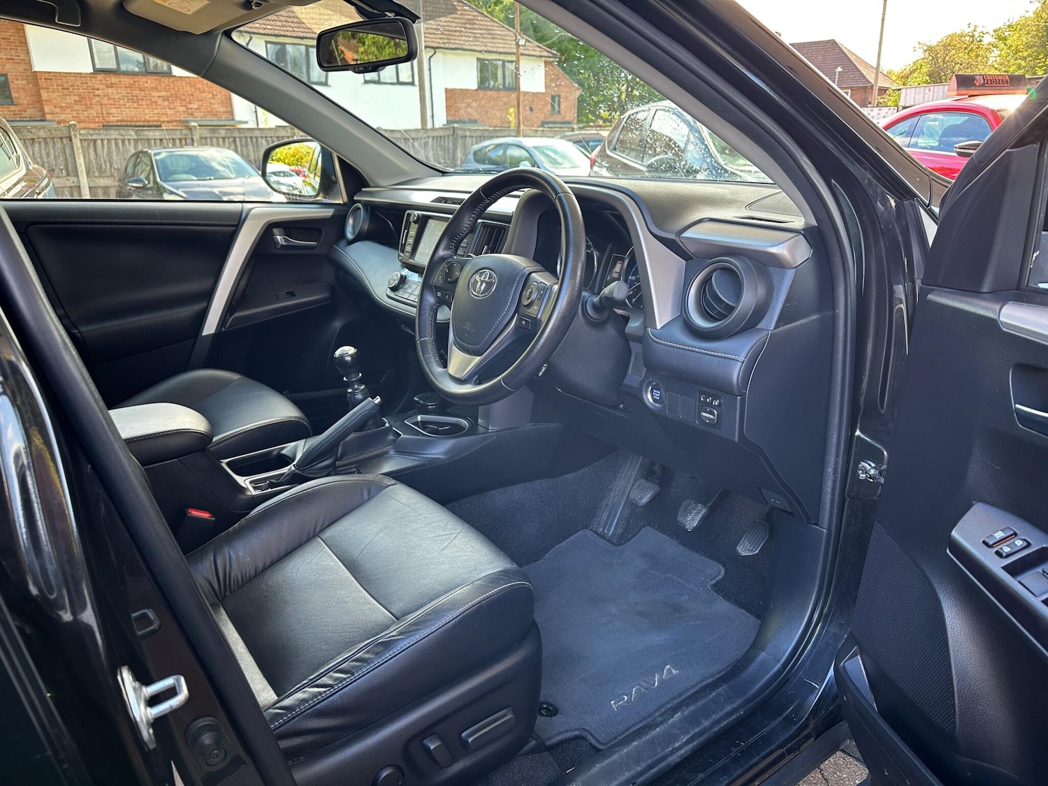 Used Toyota RAV4 2016 for sale - 76989183: Photo 17