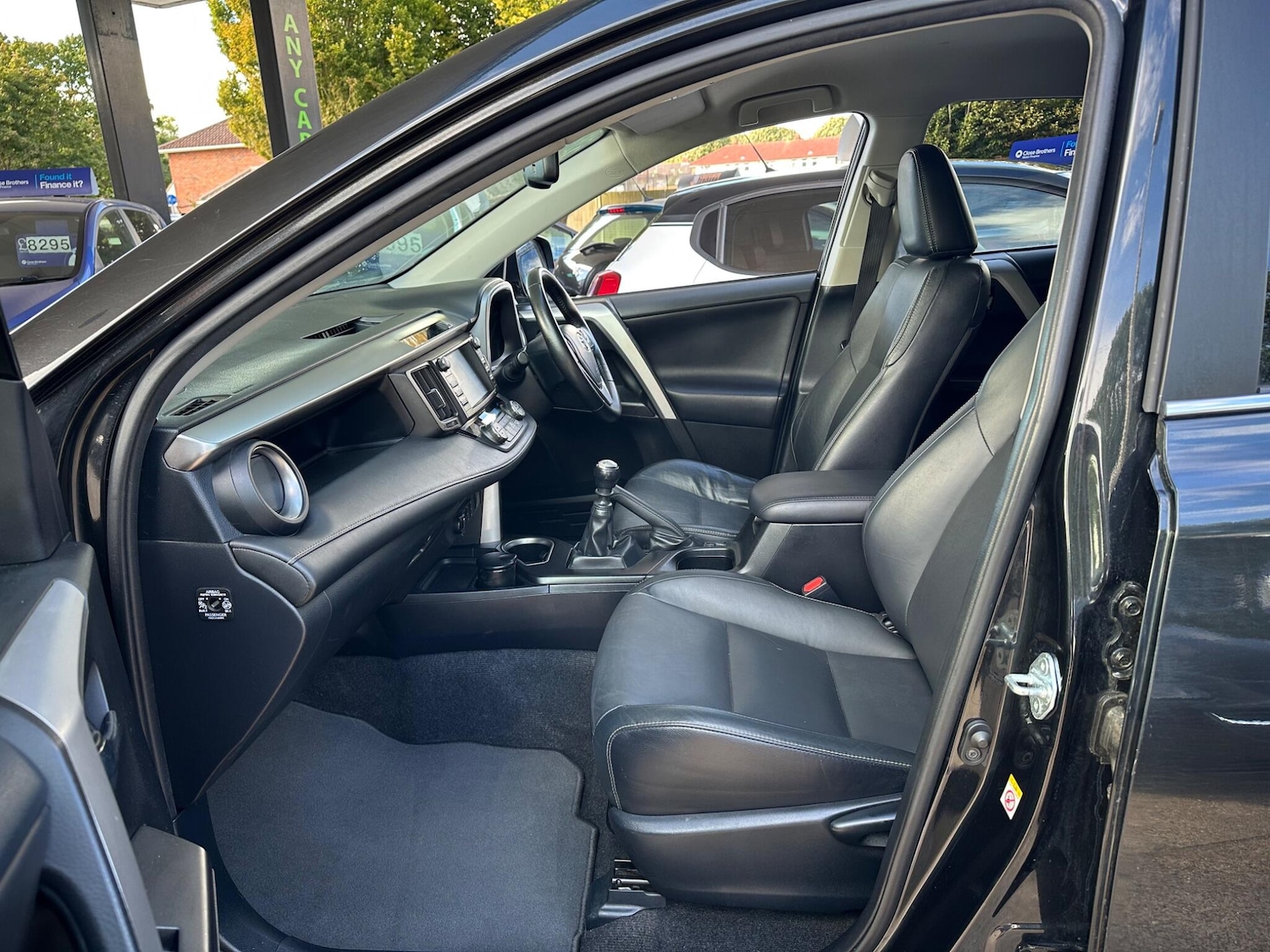 Used Toyota RAV4 2016 for sale - 76989183: Photo 19