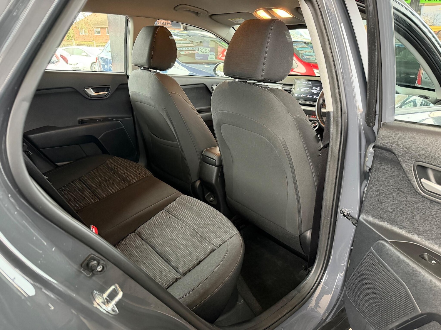 Used Kia Stonic 2023 for sale - 76887266: Photo 22