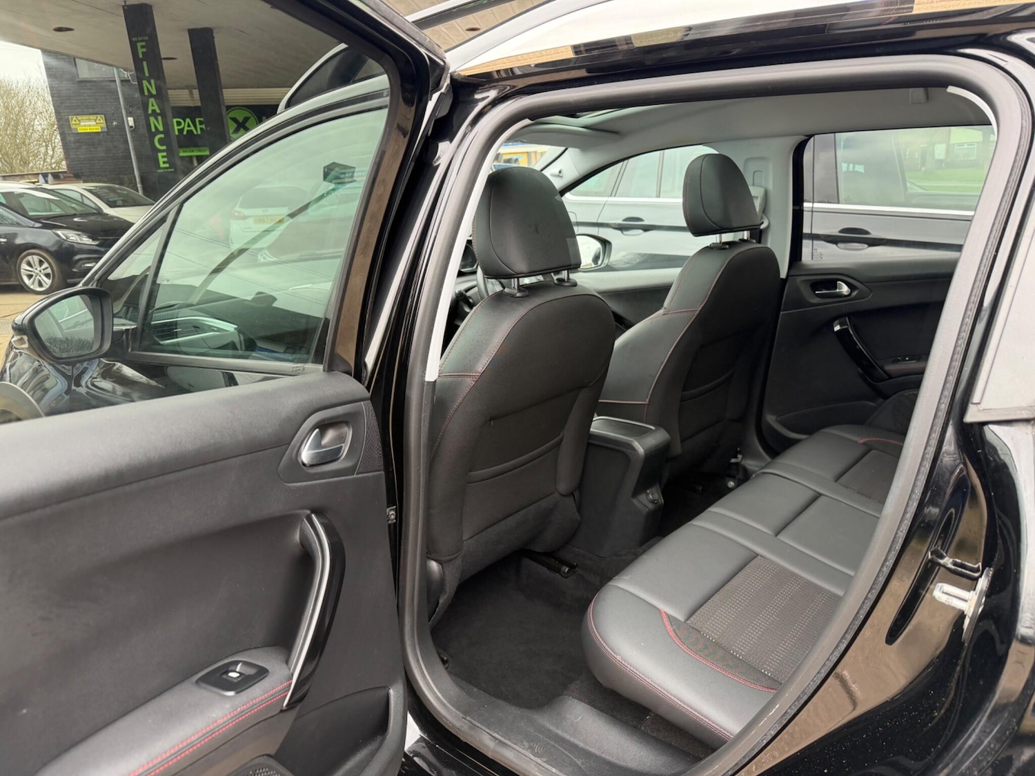 Used Peugeot 2008 2018 for sale - 77695353: Photo 23