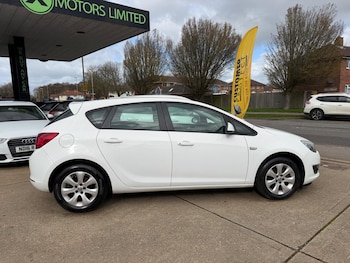Used Vauxhall Astra 2015 for sale - 77838632: Photo