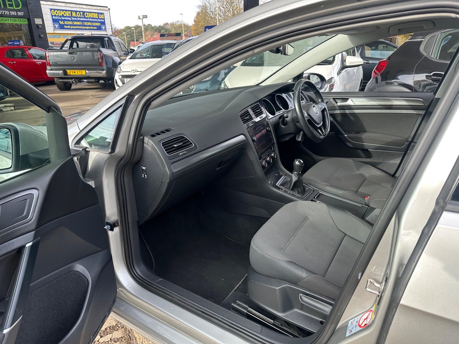 Used Volkswagen Golf 2018 for sale - 76549989: Photo 18