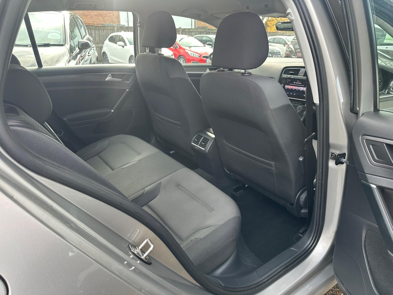 Used Volkswagen Golf 2018 for sale - 76549989: Photo 20