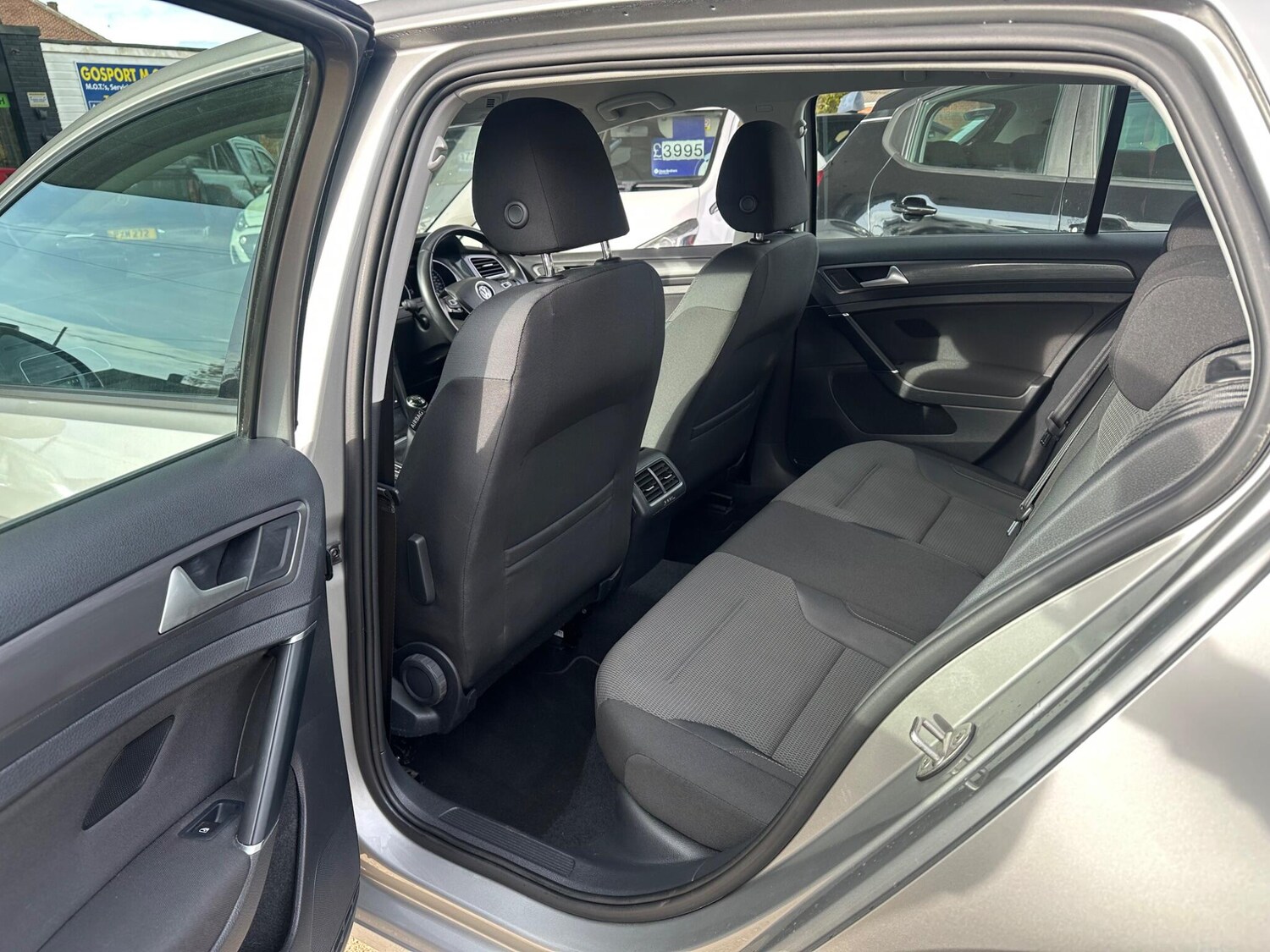 Used Volkswagen Golf 2018 for sale - 76549989: Photo 24