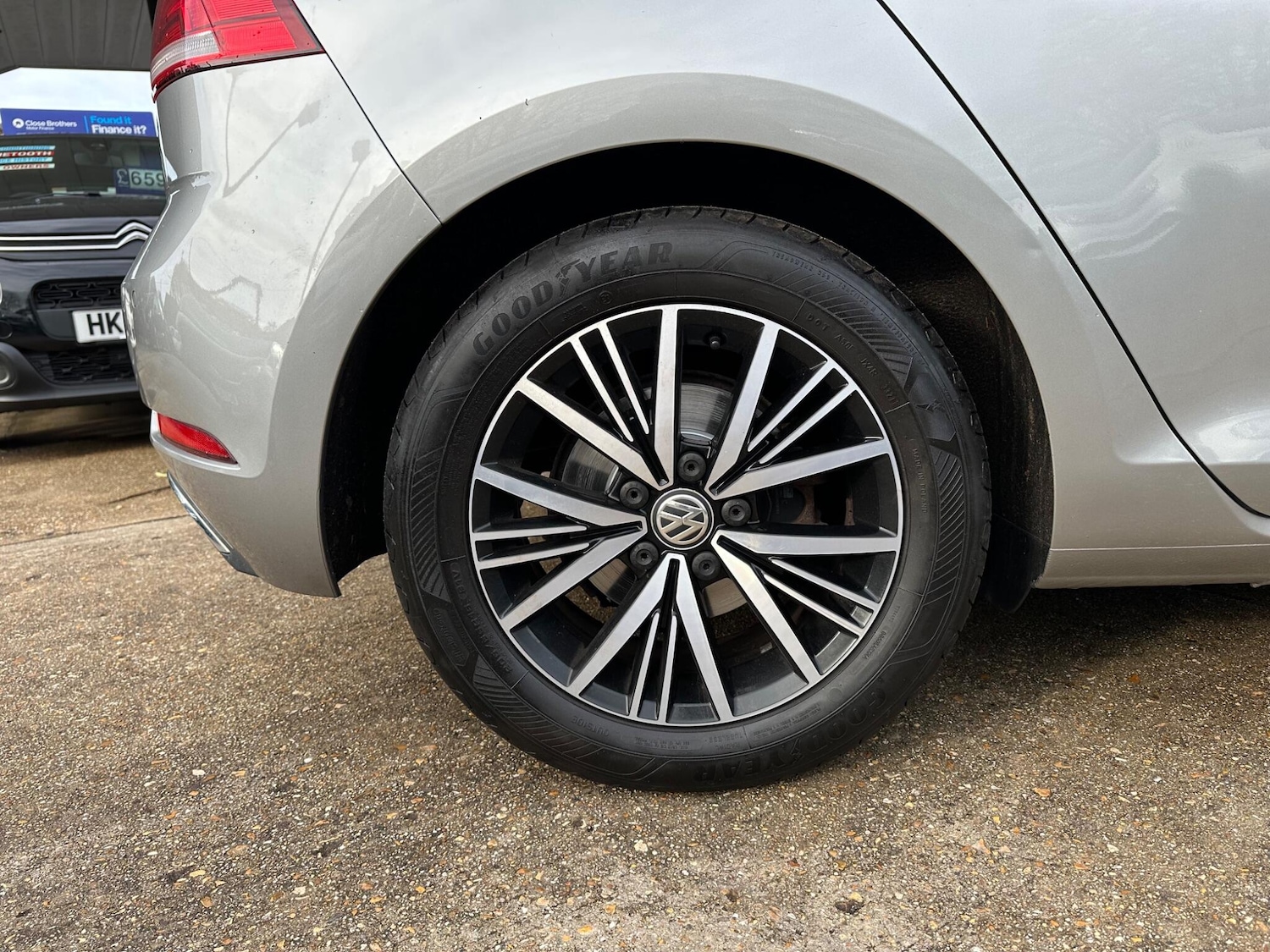 Used Volkswagen Golf 2018 for sale - 76549989: Photo 30