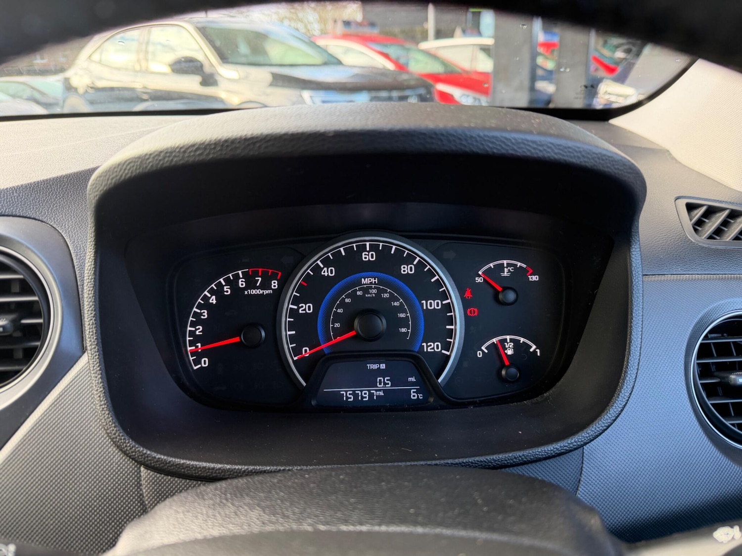 Used Hyundai i10 2019 for sale - 77203128: Photo 12