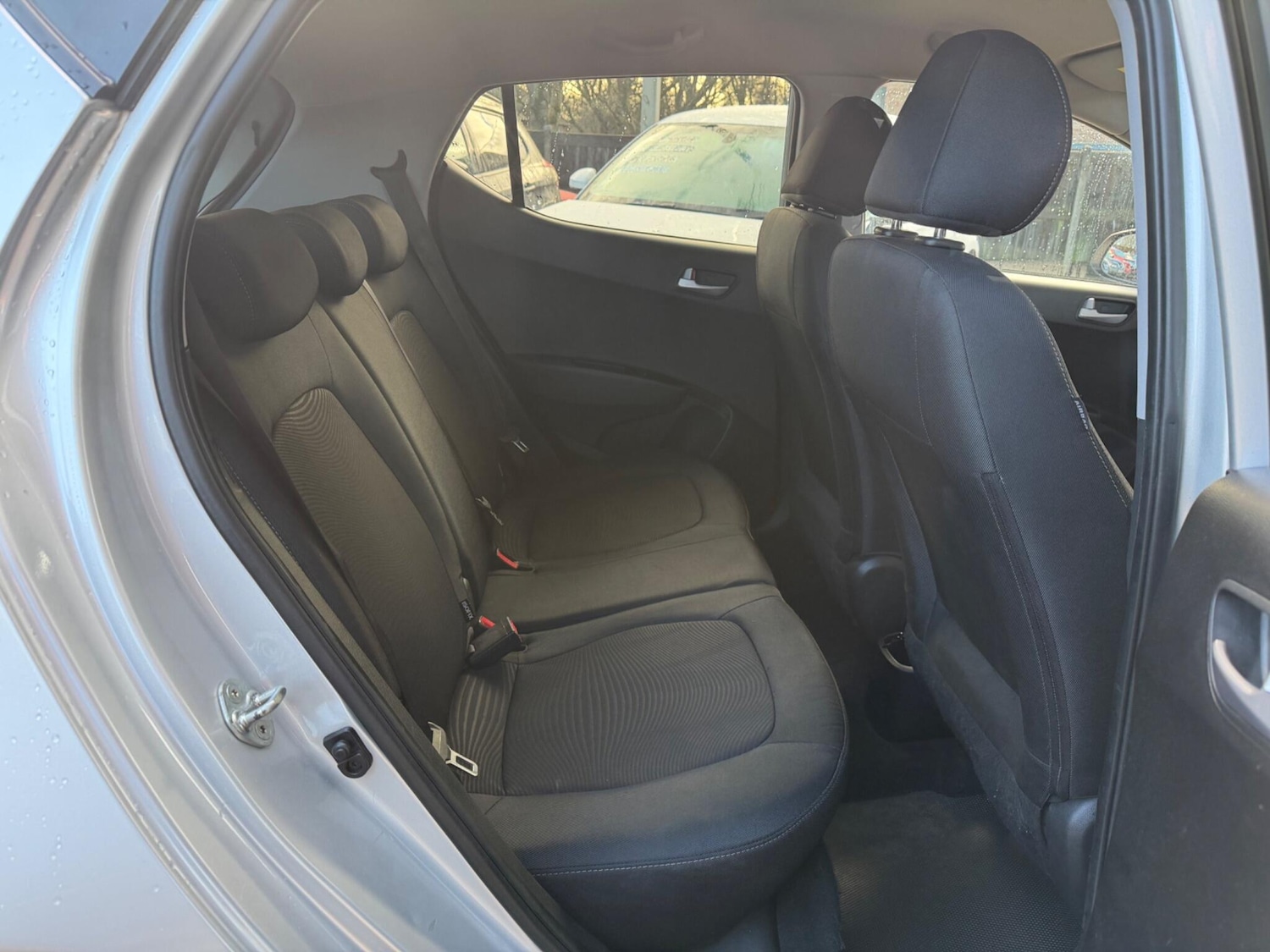 Used Hyundai i10 2019 for sale - 77203128: Photo 21