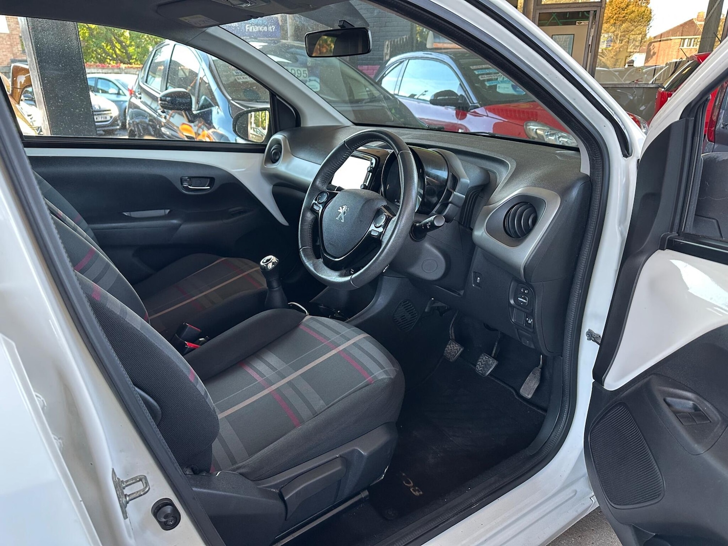 Used Peugeot 108 2015 for sale - 76371704: Photo 16