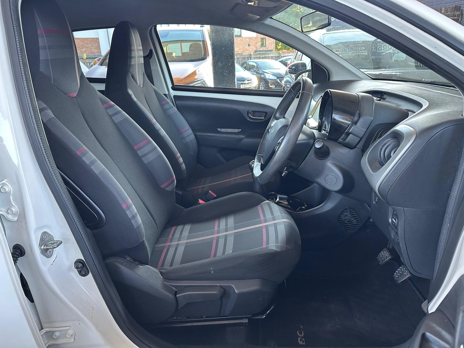 Used Peugeot 108 2015 for sale - 76371704: Photo 17