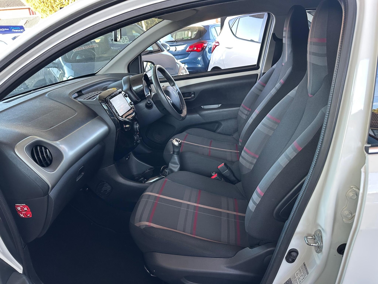Used Peugeot 108 2015 for sale - 76371704: Photo 19