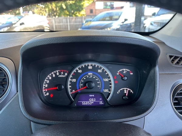 Used Hyundai i10 2017 for sale - 76136220: Photo 12