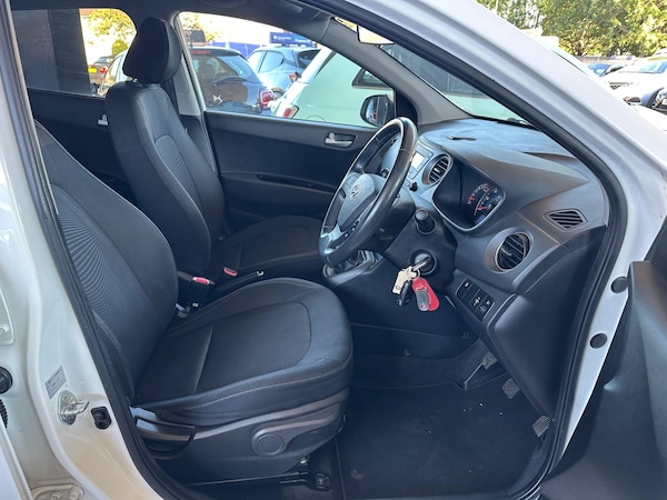 Used Hyundai i10 2017 for sale - 76136220: Photo 15