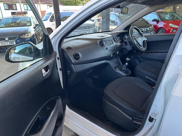 Used Hyundai i10 2017 for sale - 76136220: Photo 17