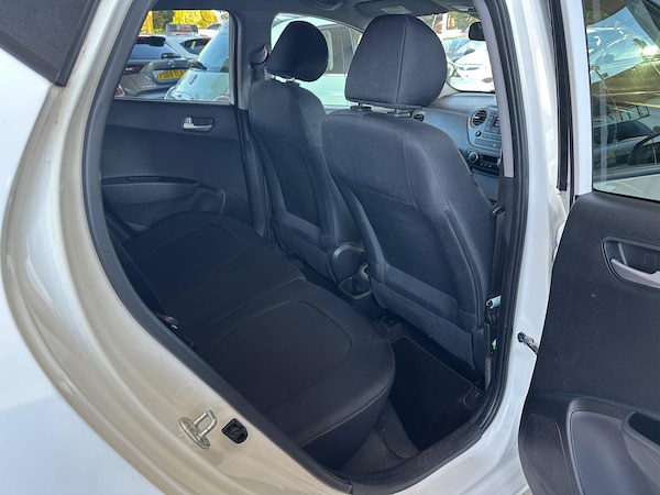 Used Hyundai i10 2017 for sale - 76136220: Photo 19