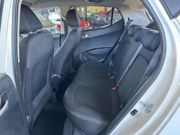 Used Hyundai i10 2017 for sale - 76136220: Photo 22