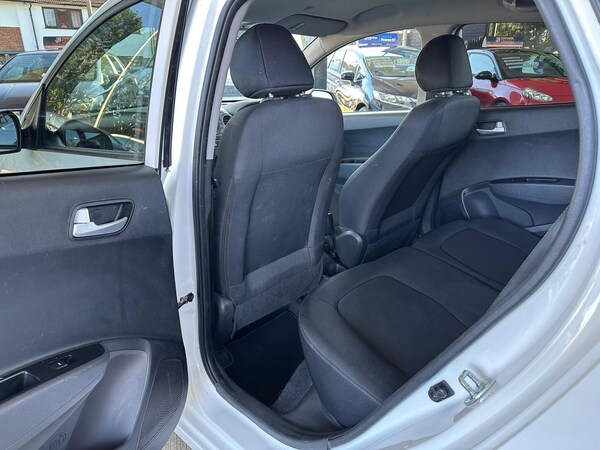 Used Hyundai i10 2017 for sale - 76136220: Photo 23