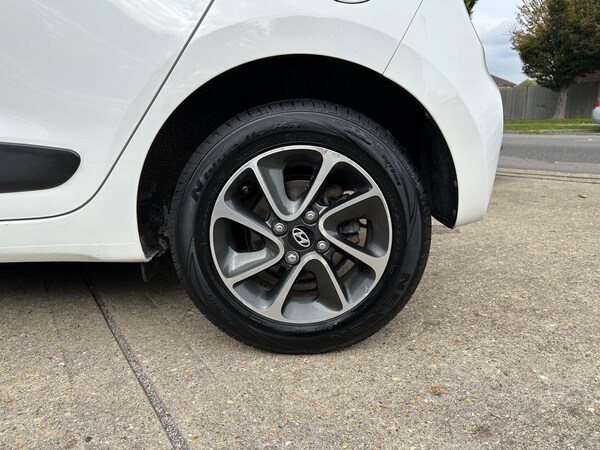 Used Hyundai i10 2017 for sale - 76136220: Photo 28