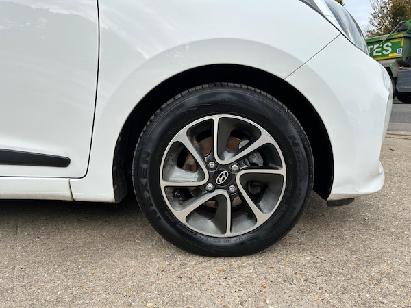 Used Hyundai i10 2017 for sale - 76136220: Photo 30