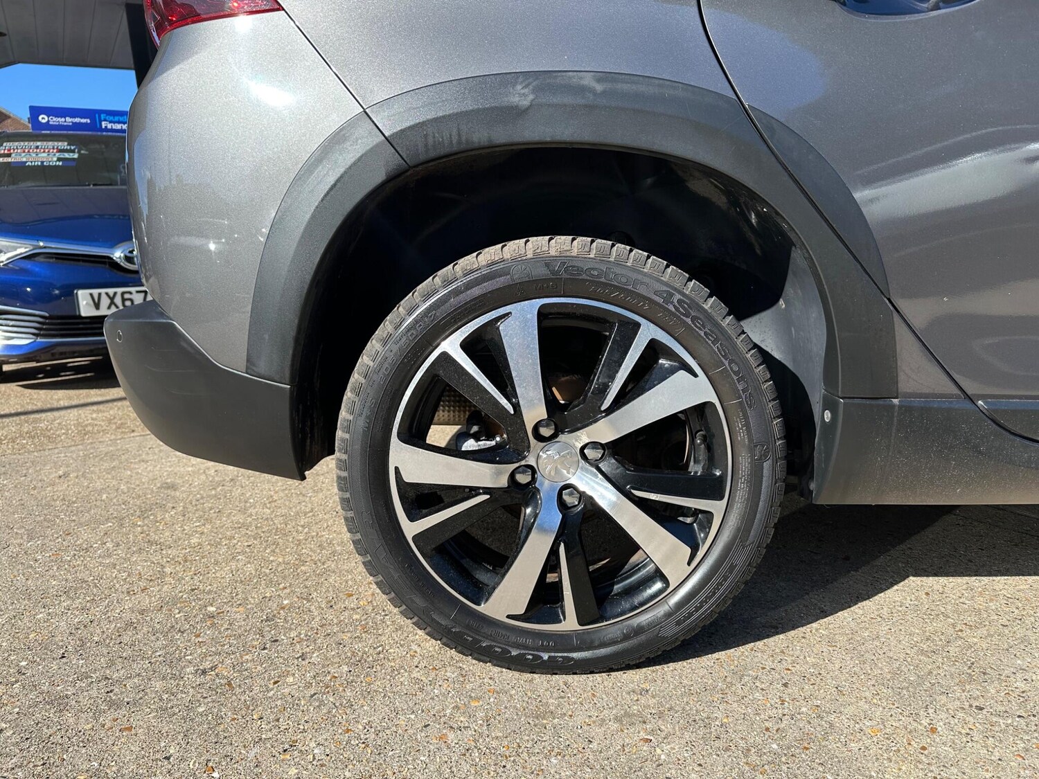 Used Peugeot 2008 2019 for sale - 78020459: Photo 29