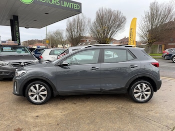Used Kia Stonic 2023 for sale - 78981815: Photo