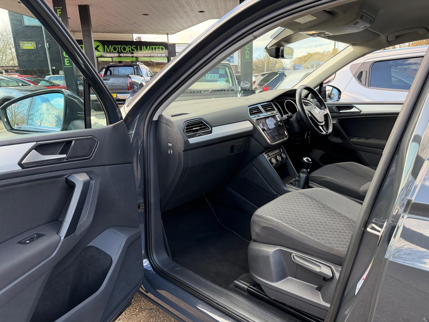 Used Volkswagen Tiguan 2017 for sale - 76823460: Photo 15