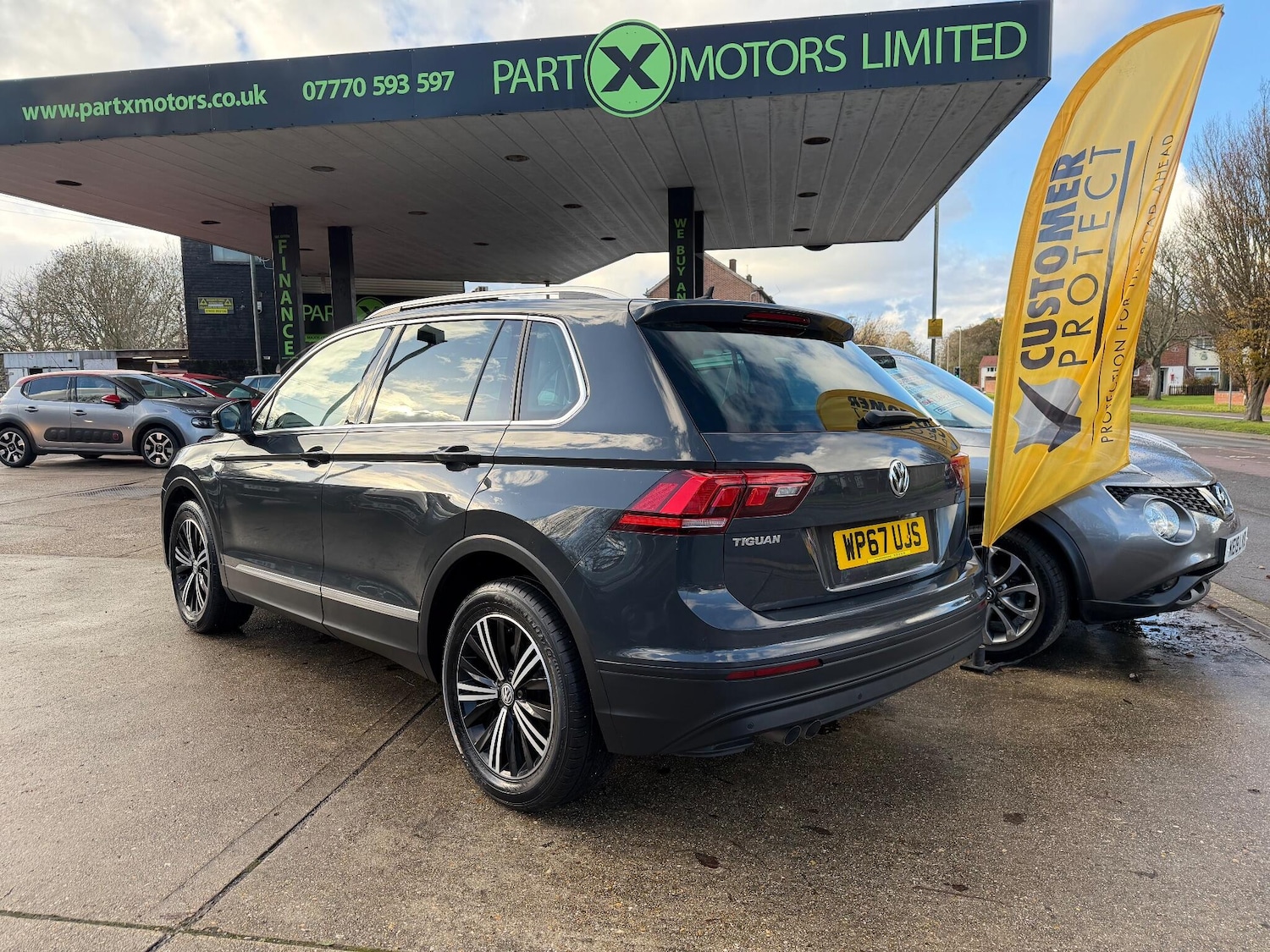 Used Volkswagen Tiguan 2017 for sale - 76823460: Photo 2