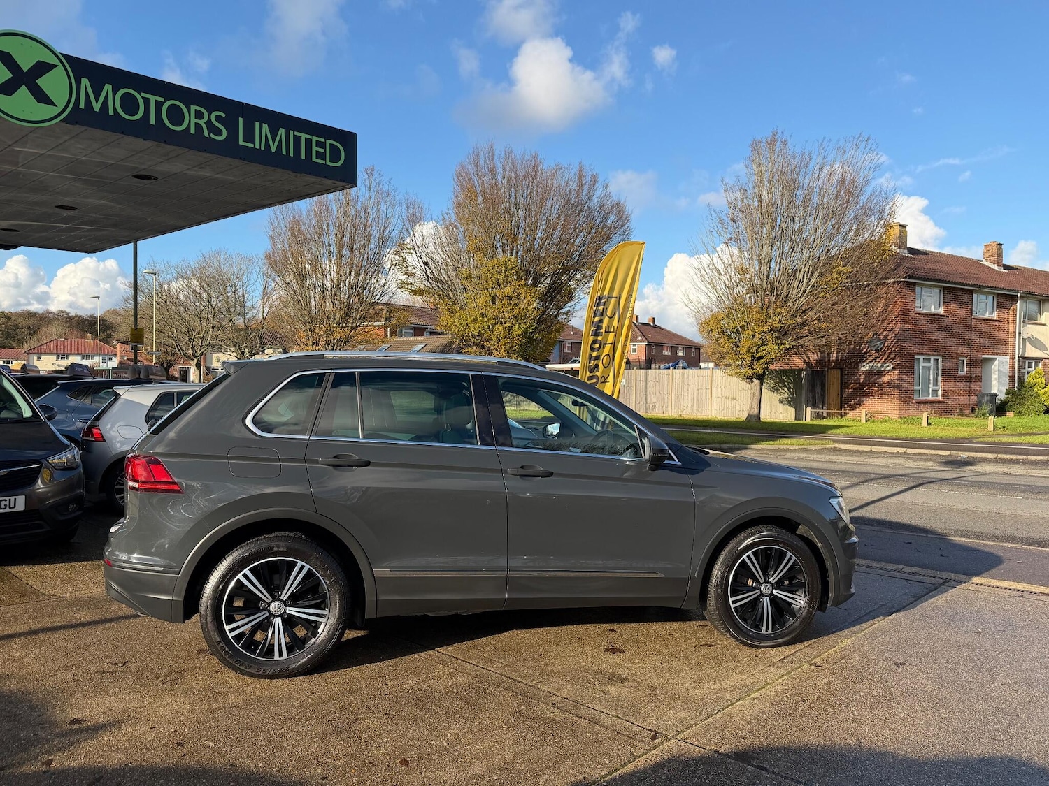 Used Volkswagen Tiguan 2017 for sale - 76823460: Photo 3