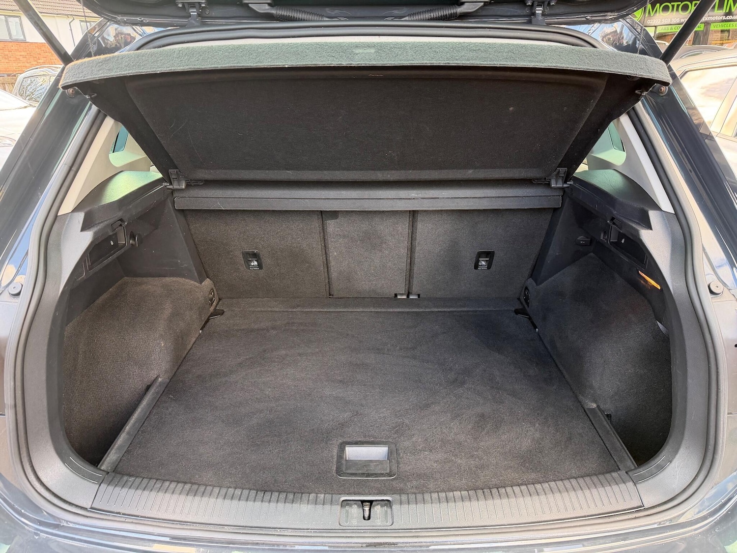 Used Volkswagen Tiguan 2017 for sale - 76823460: Photo 8