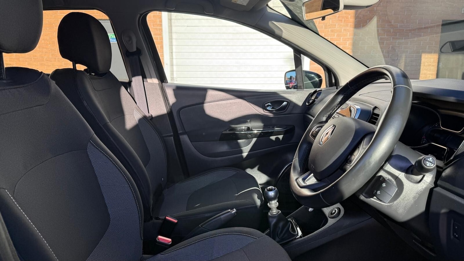 Used Renault Captur 2017 for sale - 76366574: Photo 19