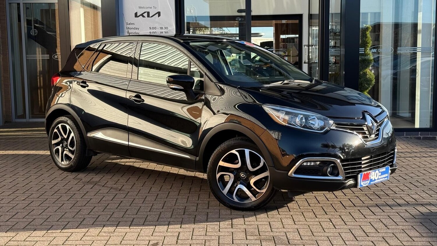 Used Renault Captur 2017 for sale - 76366574: Photo 2
