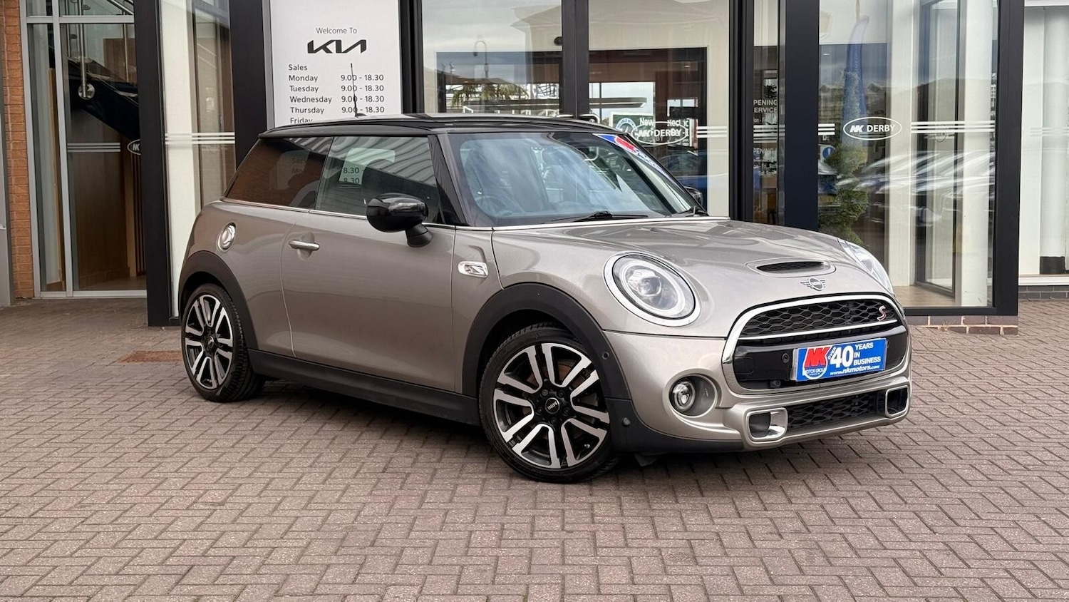 Used MINI Hatch 2019 for sale - 76204014: Photo 2