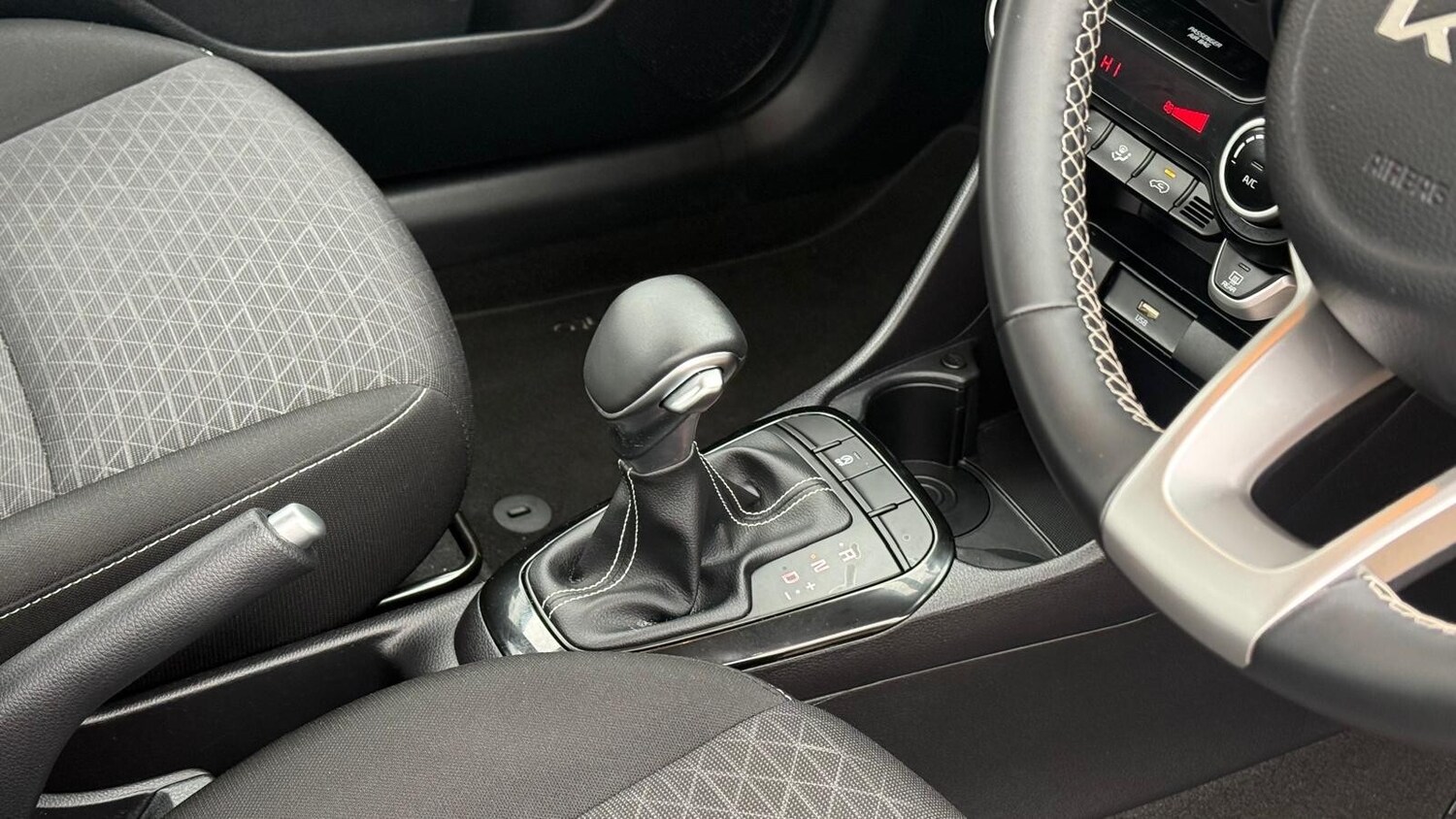 Used Kia Picanto 2023 for sale - 76487336: Photo 20