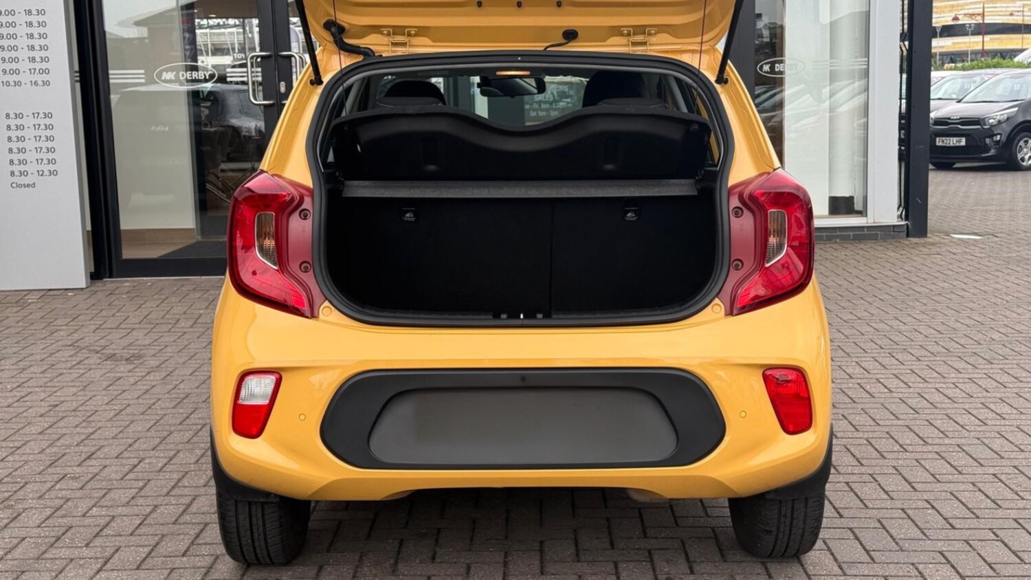 Used Kia Picanto 2023 for sale - 76487336: Photo 8