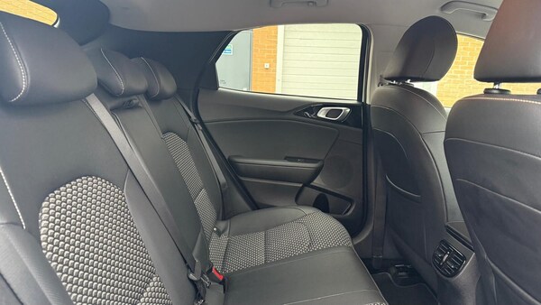 Used Kia XCeed 2023 for sale - 76203815: Photo 25